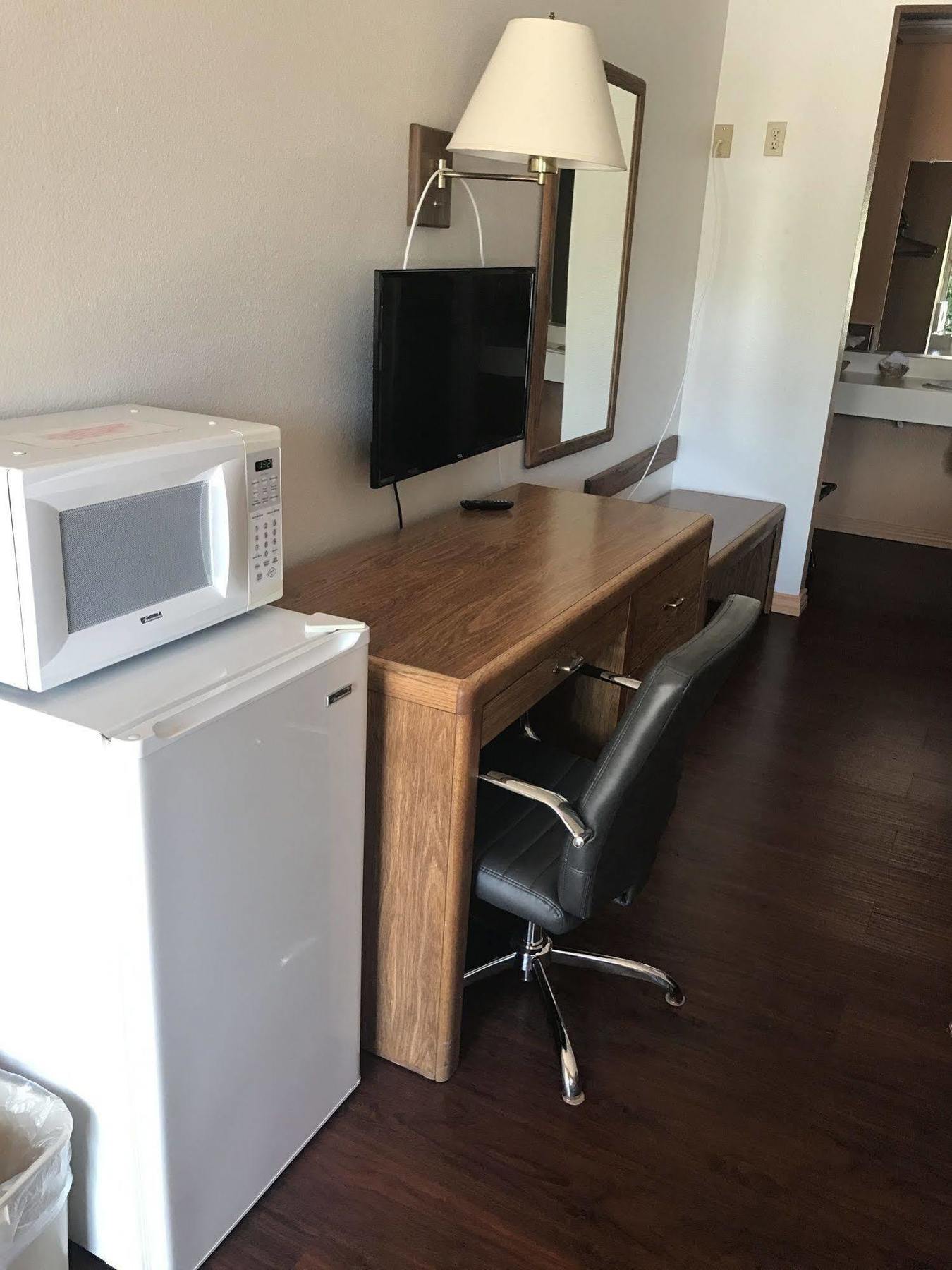 Creekside Motel 2*