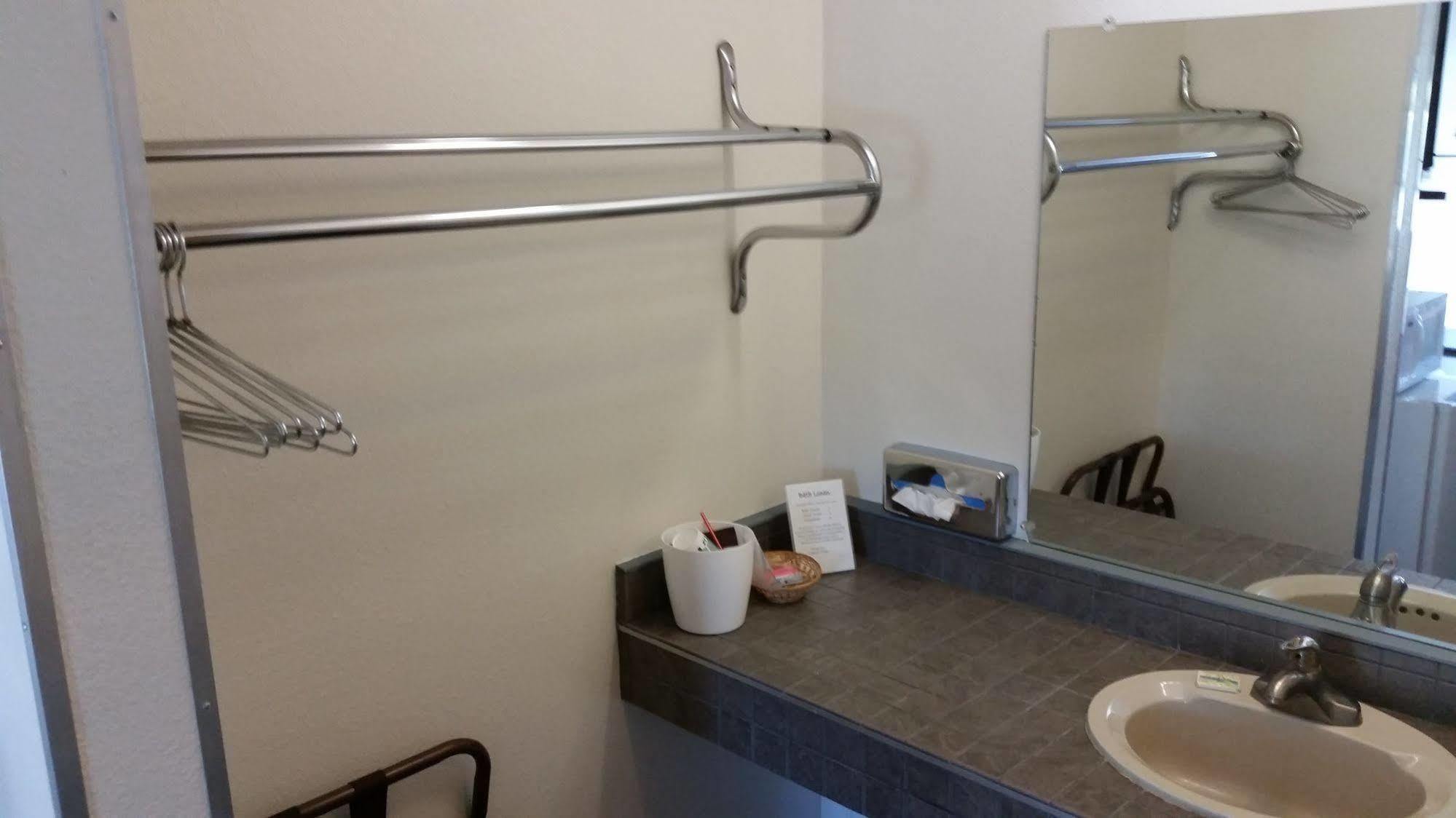 Motel Creekside 2*